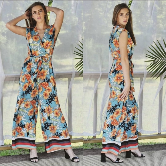 Floral wide leg jumpsuit - Picture 2 of 4